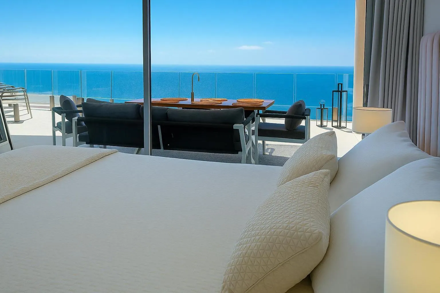 Sunny Costa Del Sol Apartment Retreat 贝纳尔马德纳