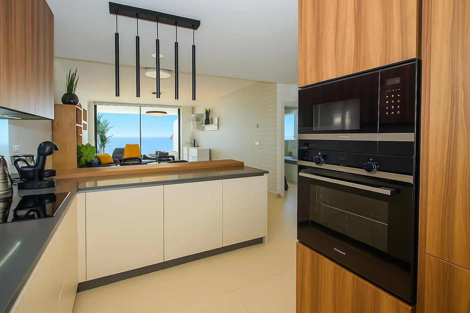 Sunny Costa Del Sol Apartment Retreat 贝纳尔马德纳