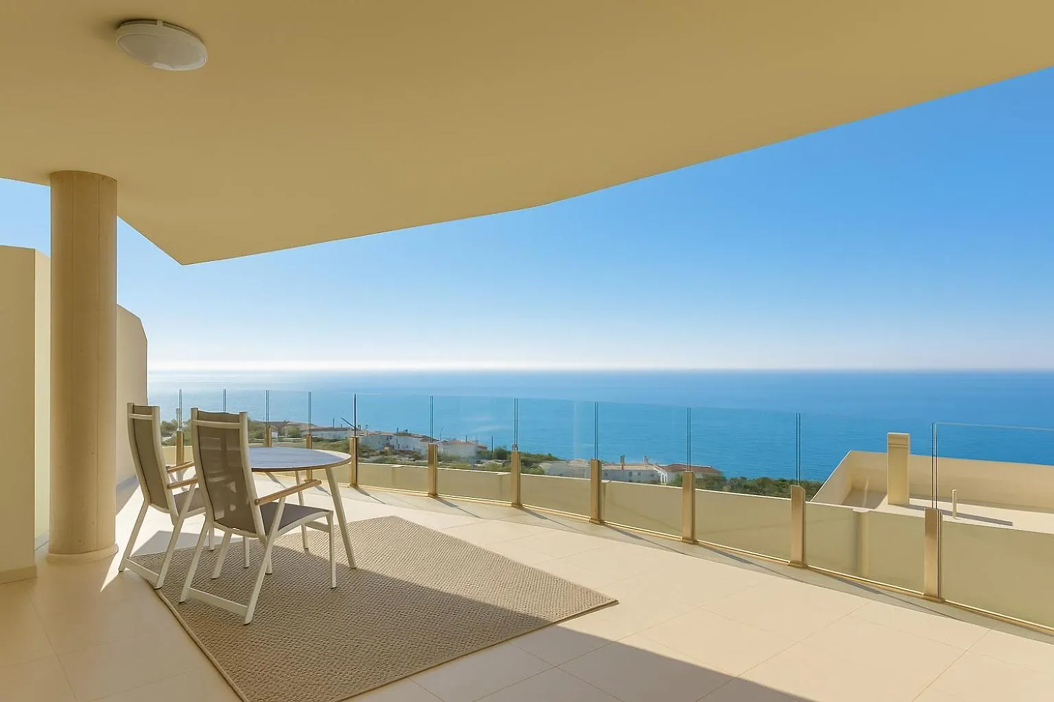 Sunny Costa Del Sol Apartment Retreat 贝纳尔马德纳