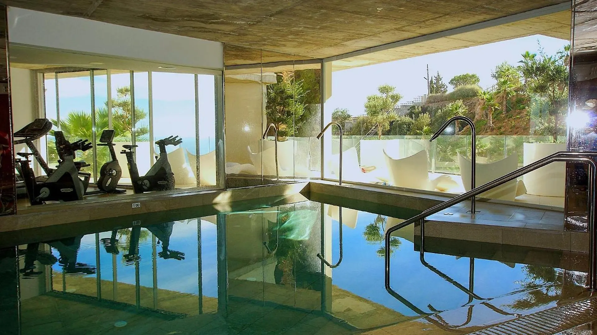 Sunny Costa Del Sol Apartment Retreat Benalmádena